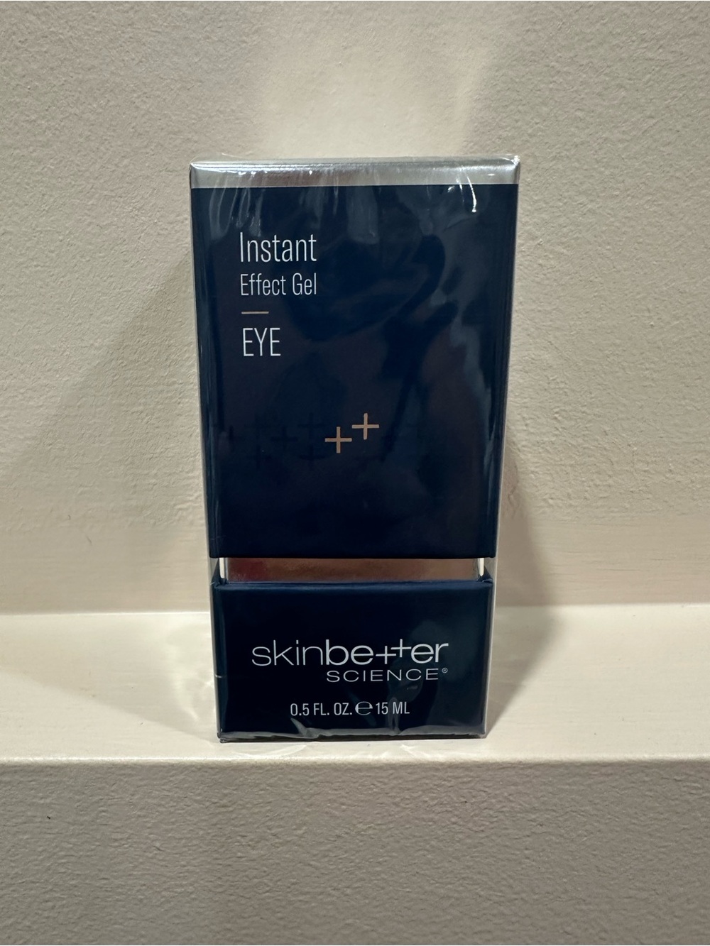 skinbetter science Instant Effect Gel Eye - Navy Blue